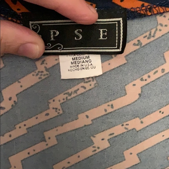 Deep cut shirt - Picture 2 of 3